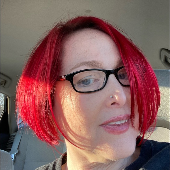 Meet your Posher, Louise - Picture 2 of 5